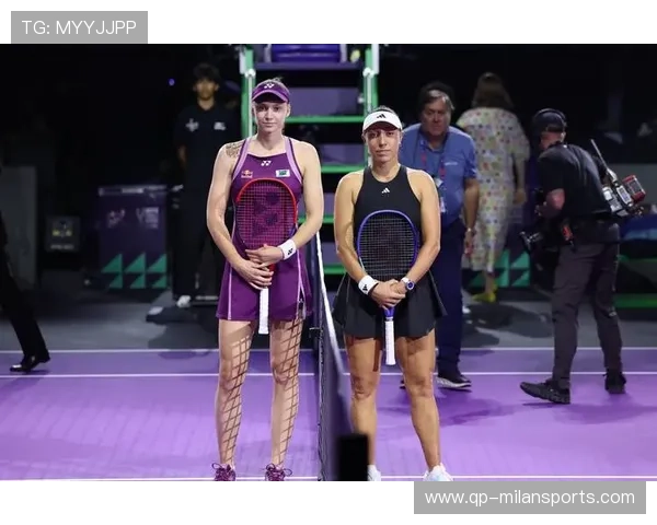 WTA年终总决赛-莱巴金娜决胜盘送蛋逆转斯瓦泰克，莱巴金娜腿