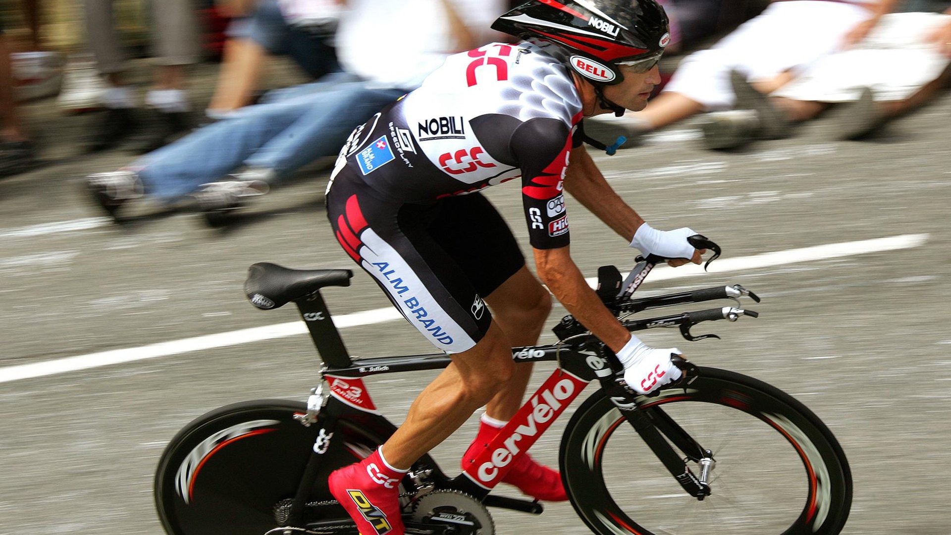 世界杯战术潮流迅速传导至欧冠 小球技术型后腰需求飙升